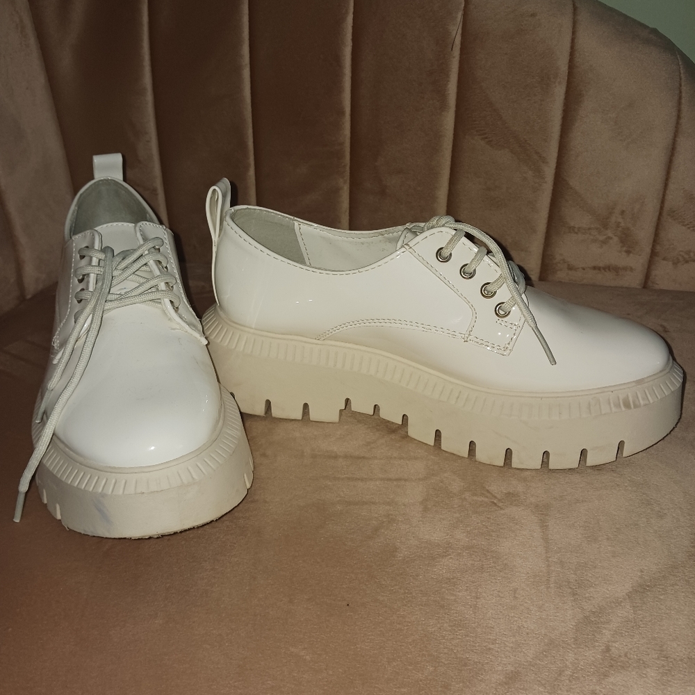 White shoes! Chunky platform!
